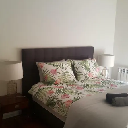 Urban Da Bandeira Apartment *